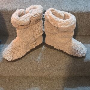 Cozy Cream Women's Boots